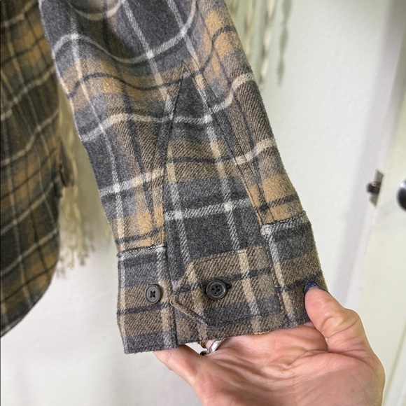 SOLD Jenni Kayne O’Keefe Plaid Wool Button Down Plaid Cream and Gray Shacket S - Picture 6 of 11
